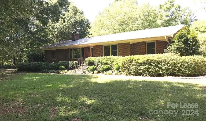 Nice Brick Ranch Home Located off of Paraham Road and Mt Gallant, York, SC, Beautiful Hardwood Floors, 3 Bedrooms, 1.5 Bathrooms, Living Room with Gas Fireplace, Eat in Kitchen with Range, Refrigerator & Microwave. Laundry Room (Off Carport) with Washer & Dryer. 1 Car Carport and 2 Car Carport.
***Shop behind Carport is not included***Single Family Only.
Available NOW for viewing by key sign out from our office Monday-Friday from 9am-4pm, except Holidays. Keys to be returned by 5pm same day. Requires $20 refundable deposit.
No Smoking/No Vaping. No Pets. Maximum Occupants 4.