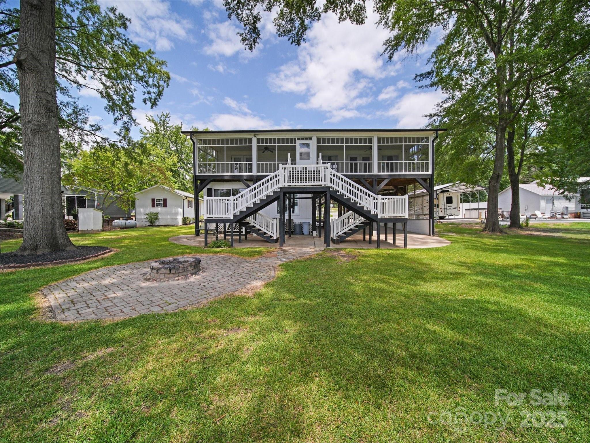 2364 Lakeside Drive