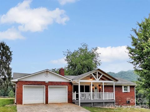 Photo of 104 Beaverdam Heights Drive, Canton, NC 28716 (MLS # 4385800)