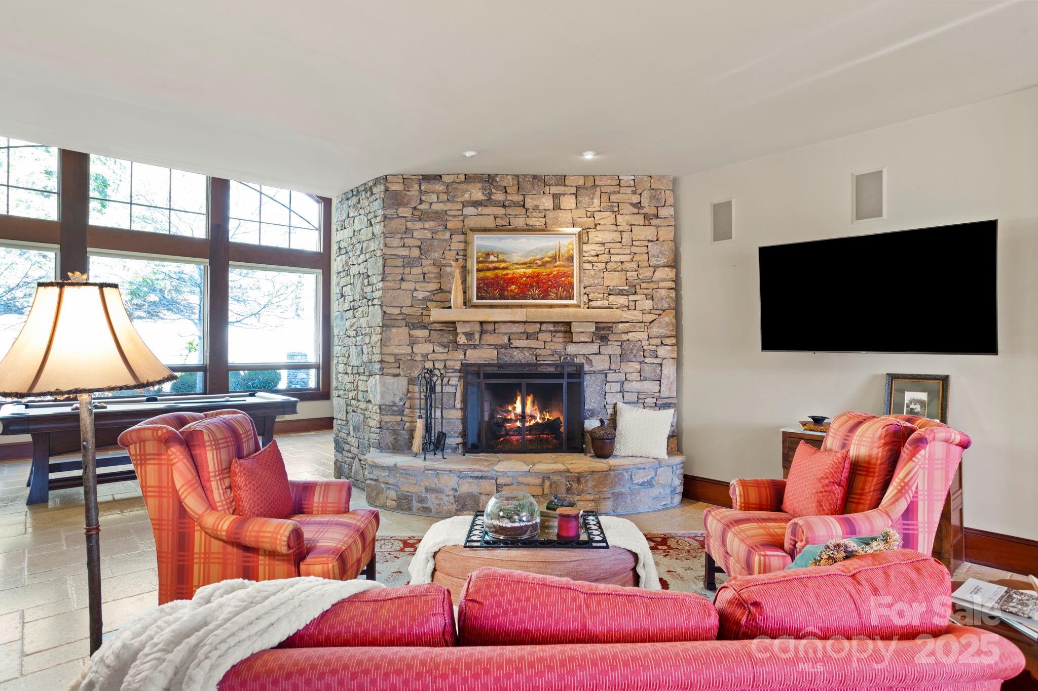 190 Mistletoe Trail