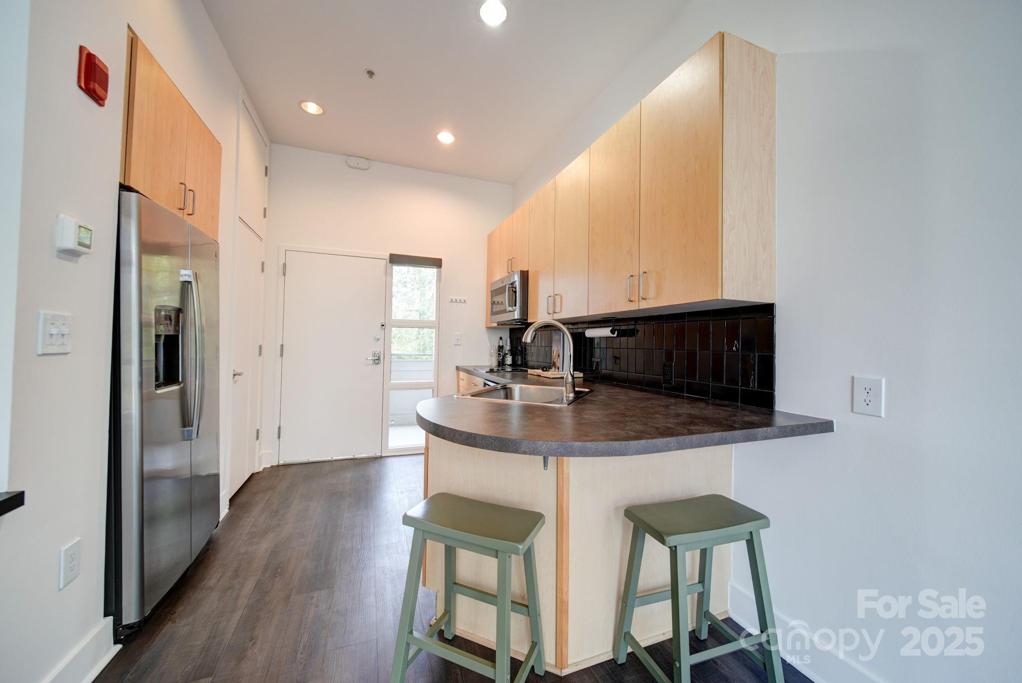 514 W 10th Street 304