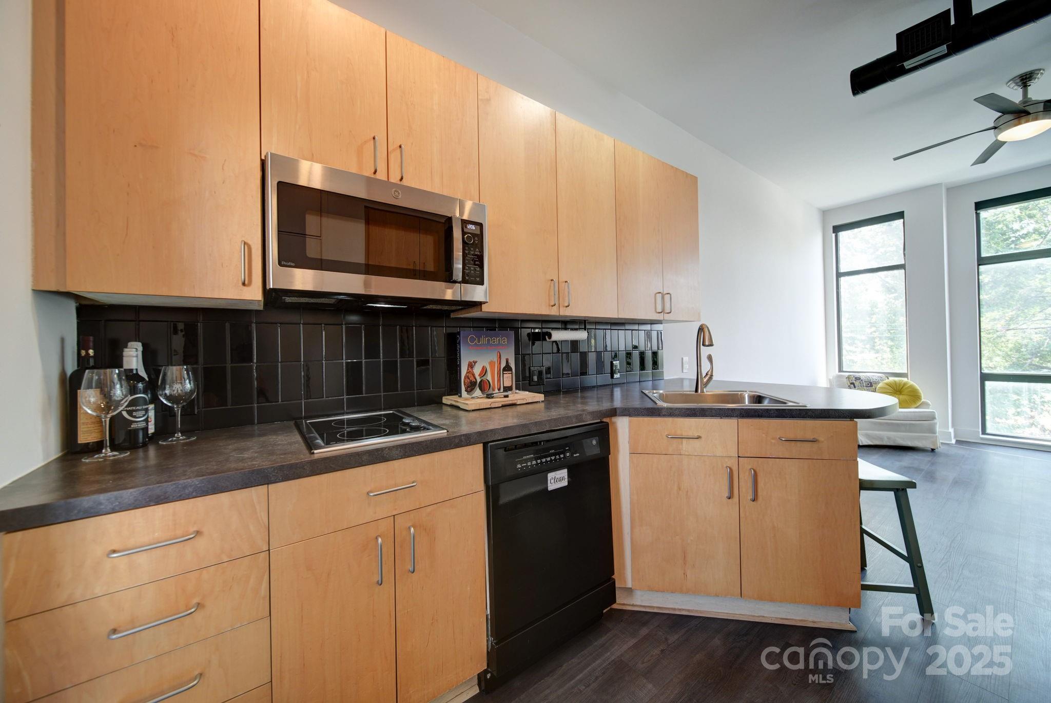 514 W 10th Street 304