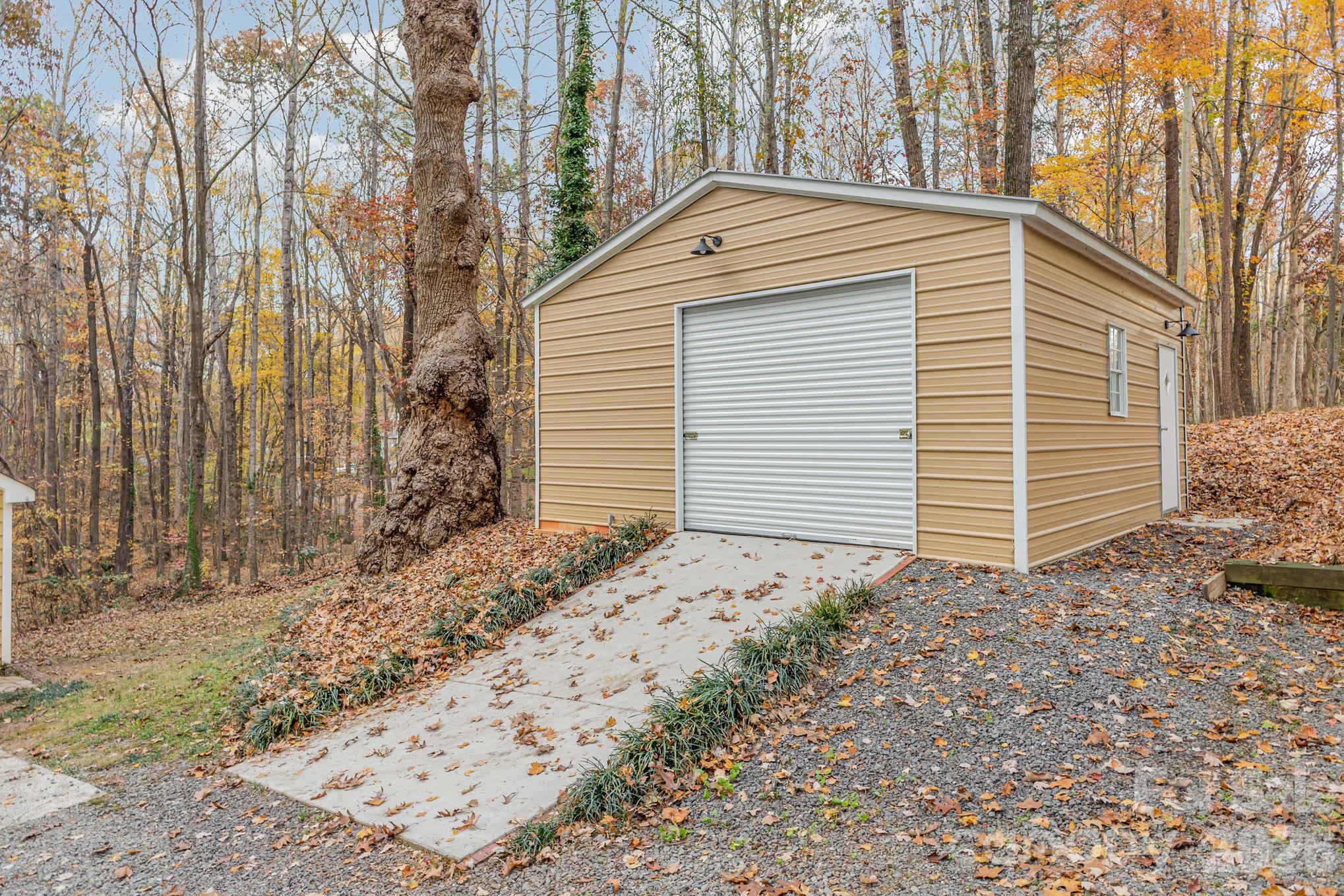 909 Woodland Forest Drive