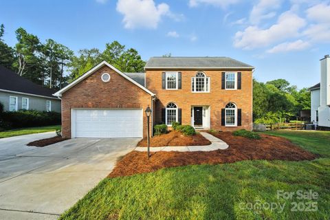 Photo of 1840 Thornblade Ridge Drive, Matthews, NC 28105 (MLS # 4300075)