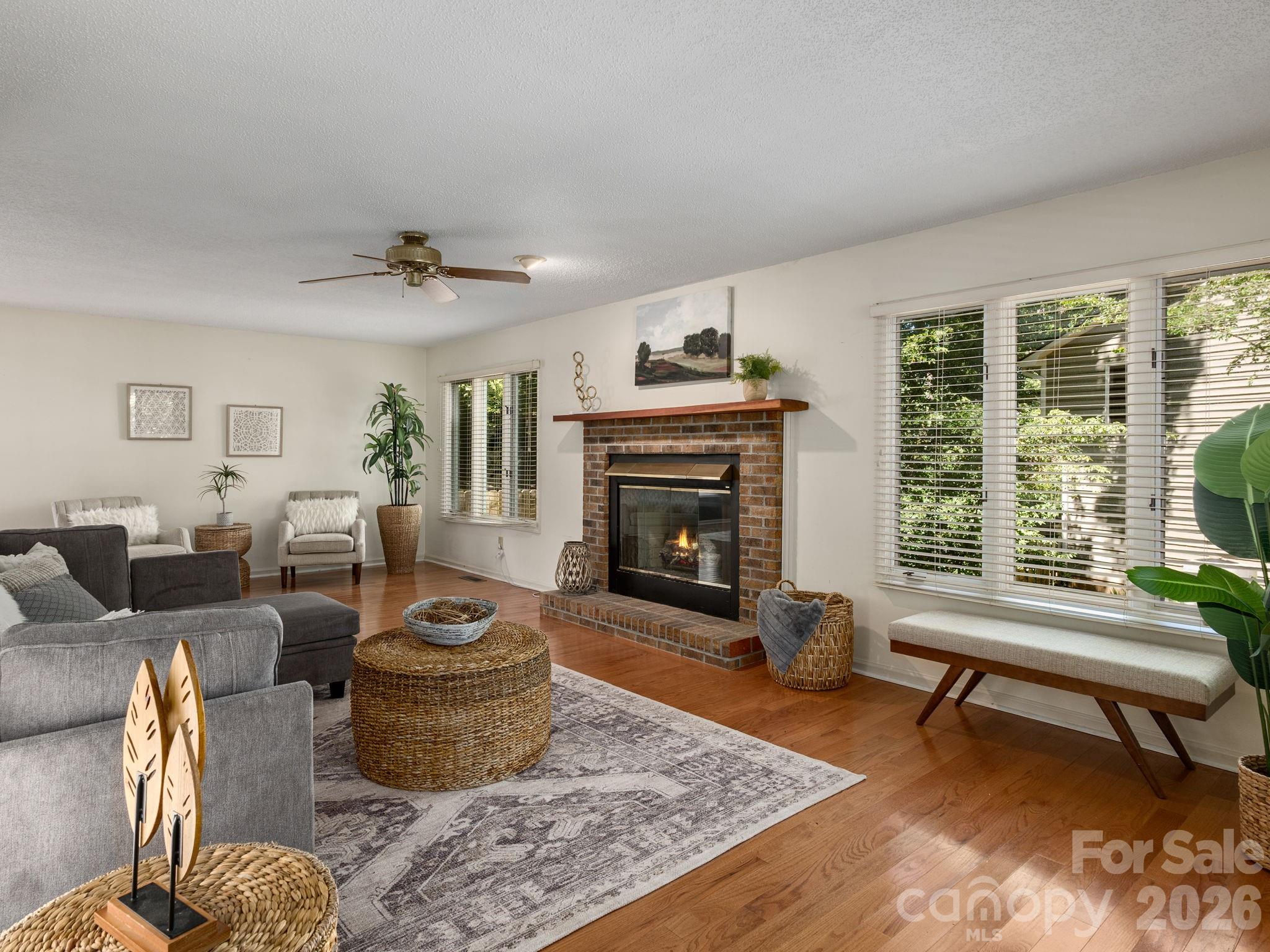 30 S Oaks Circle
