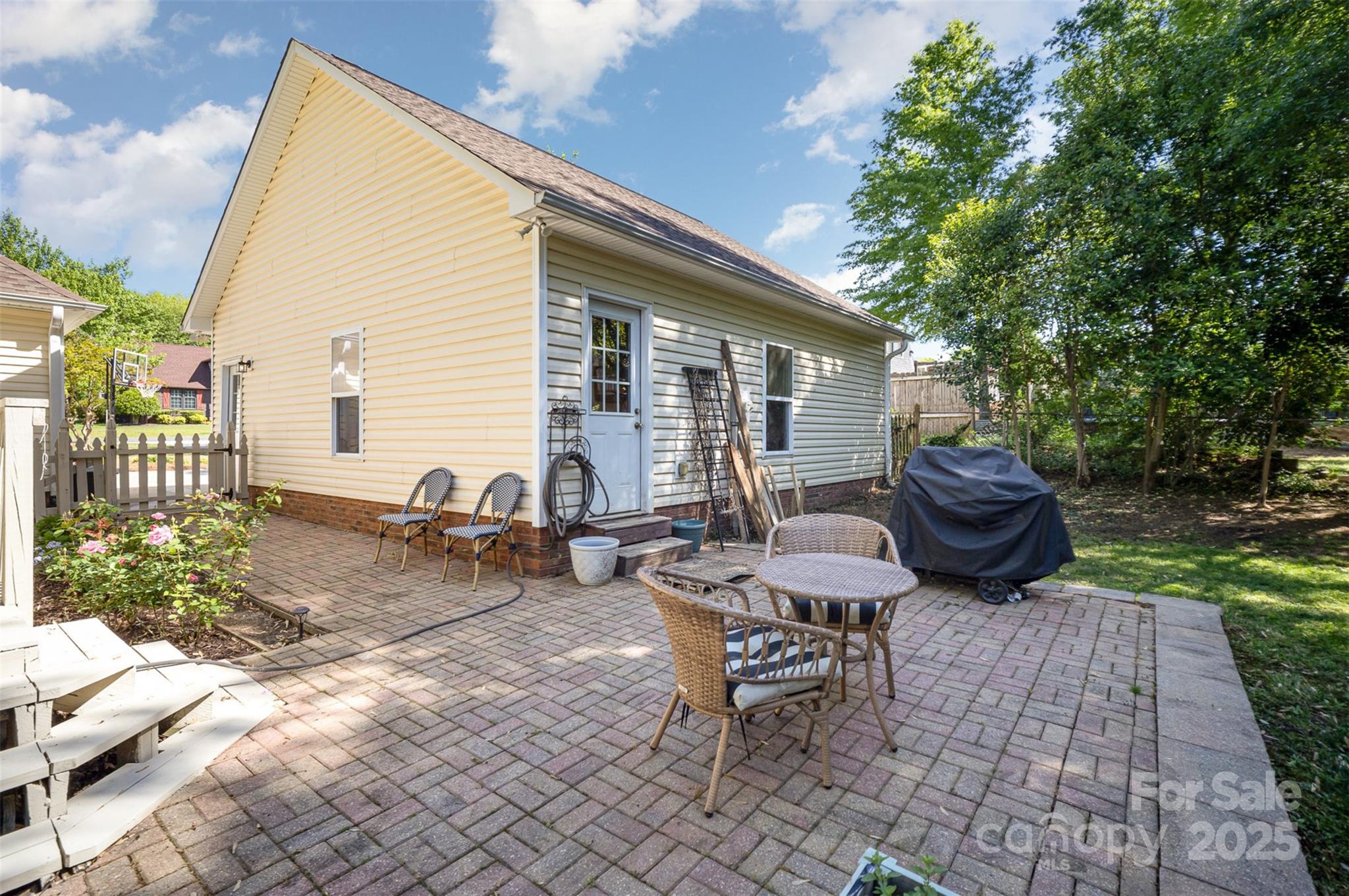 Friendfield - Residential