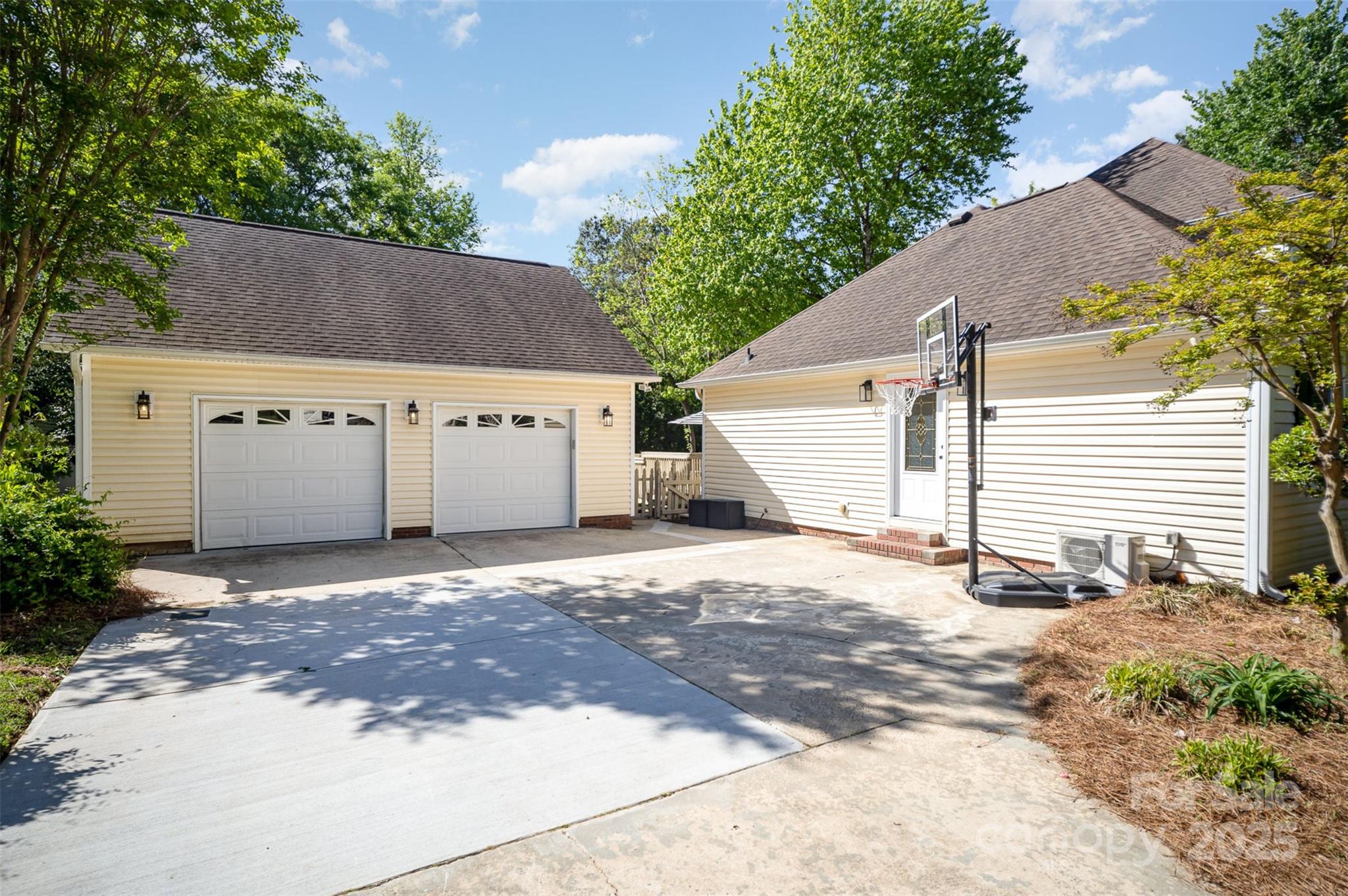 Friendfield - Residential