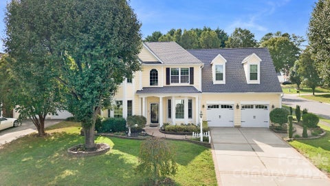 Photo of 11623 Fox Glen Drive, Charlotte, NC 28269 (MLS # 4427186)