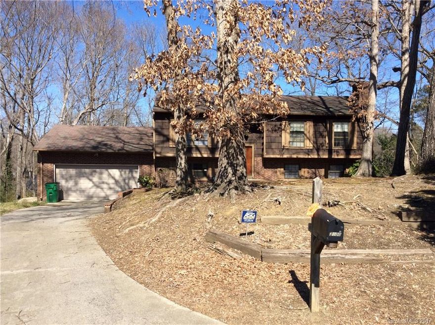 Great investment in a sought-after South Charlotte neighborhood.  This split level plan is in need of renovations/TLC and updating.  Prime location with Beverly Woods and Carmel schools.    Motivated Seller!  Please bring all offers!!!