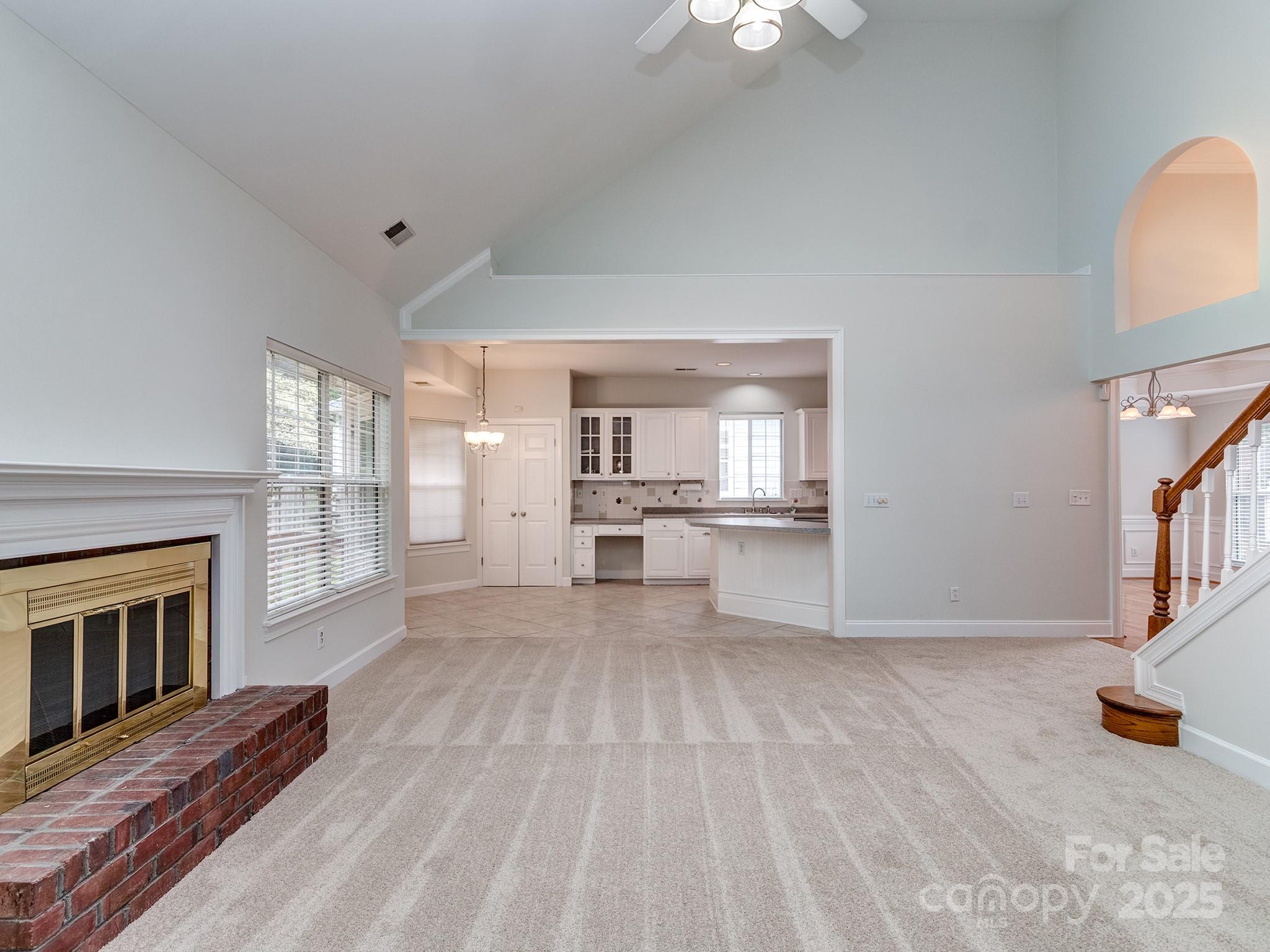 6221 Caslon Court