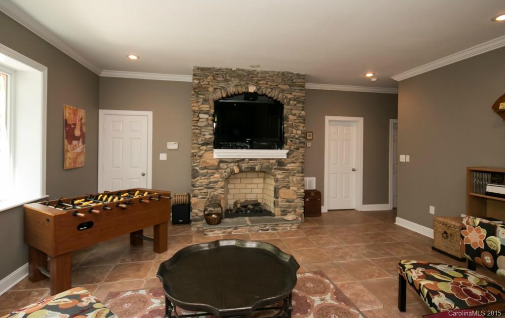 The Harbour at the Pointe - Residential