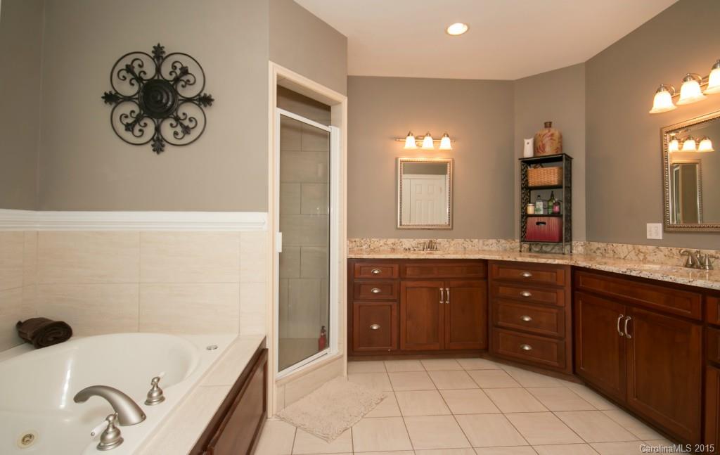 The Harbour at the Pointe - Residential