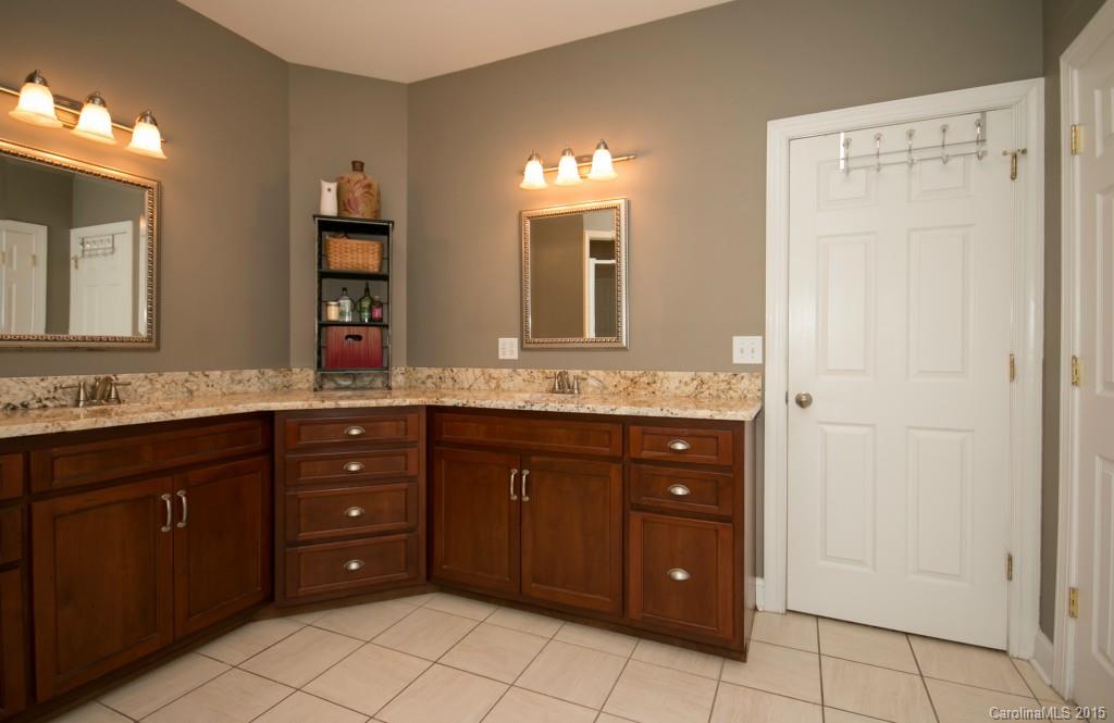 The Harbour at the Pointe - Residential