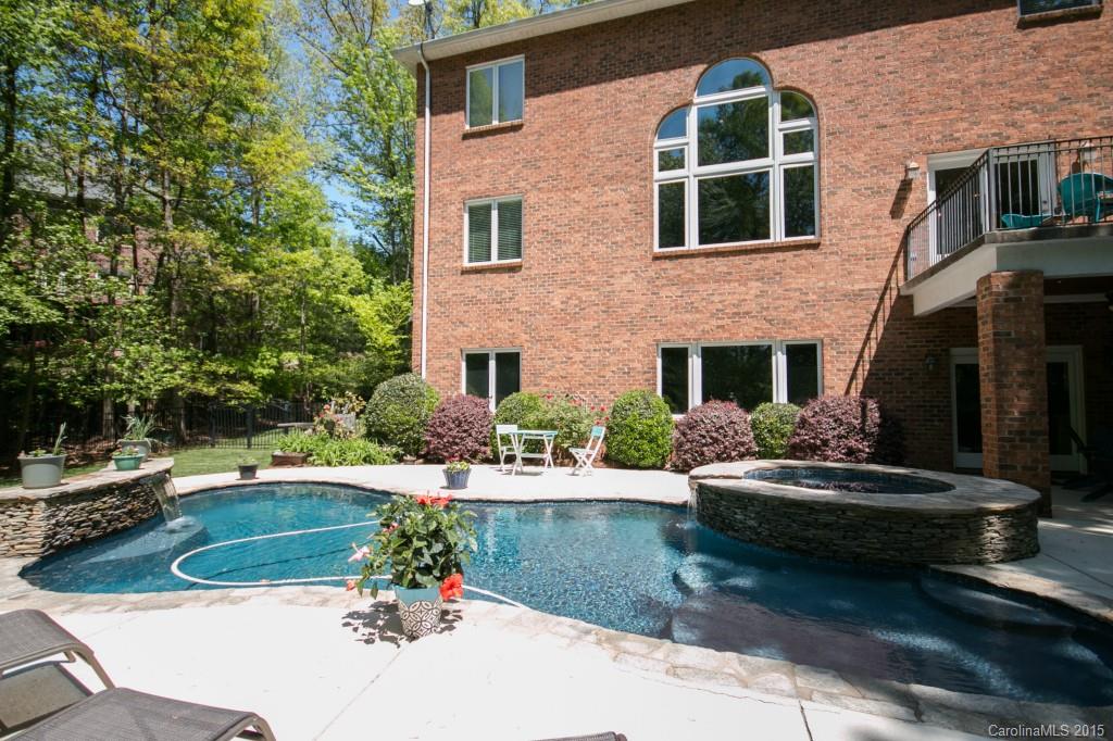 The Harbour at the Pointe - Residential