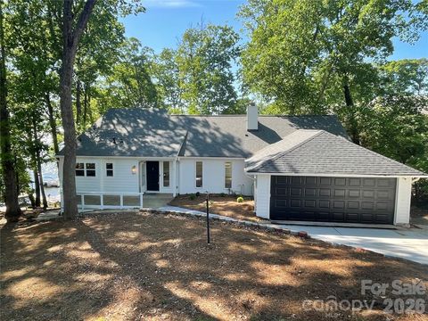 Photo of 7015 Chelsea Day Lane, Tega Cay, SC 29708 (MLS # 4372291)