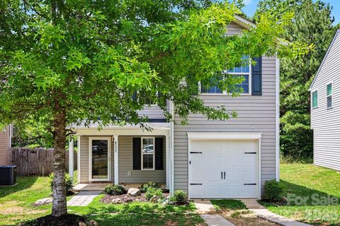 Photo of 6532 Pennacook Drive, Charlotte, NC 28214 (MLS # 4382292)
