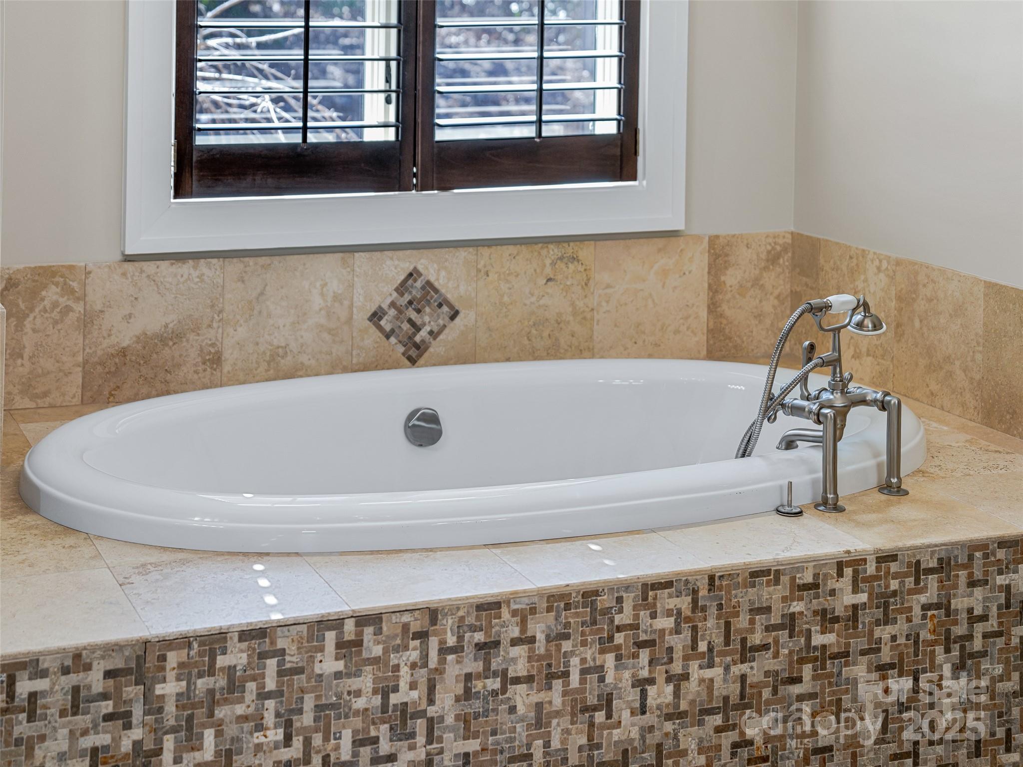 The Settings Of Black Mountain - Residential