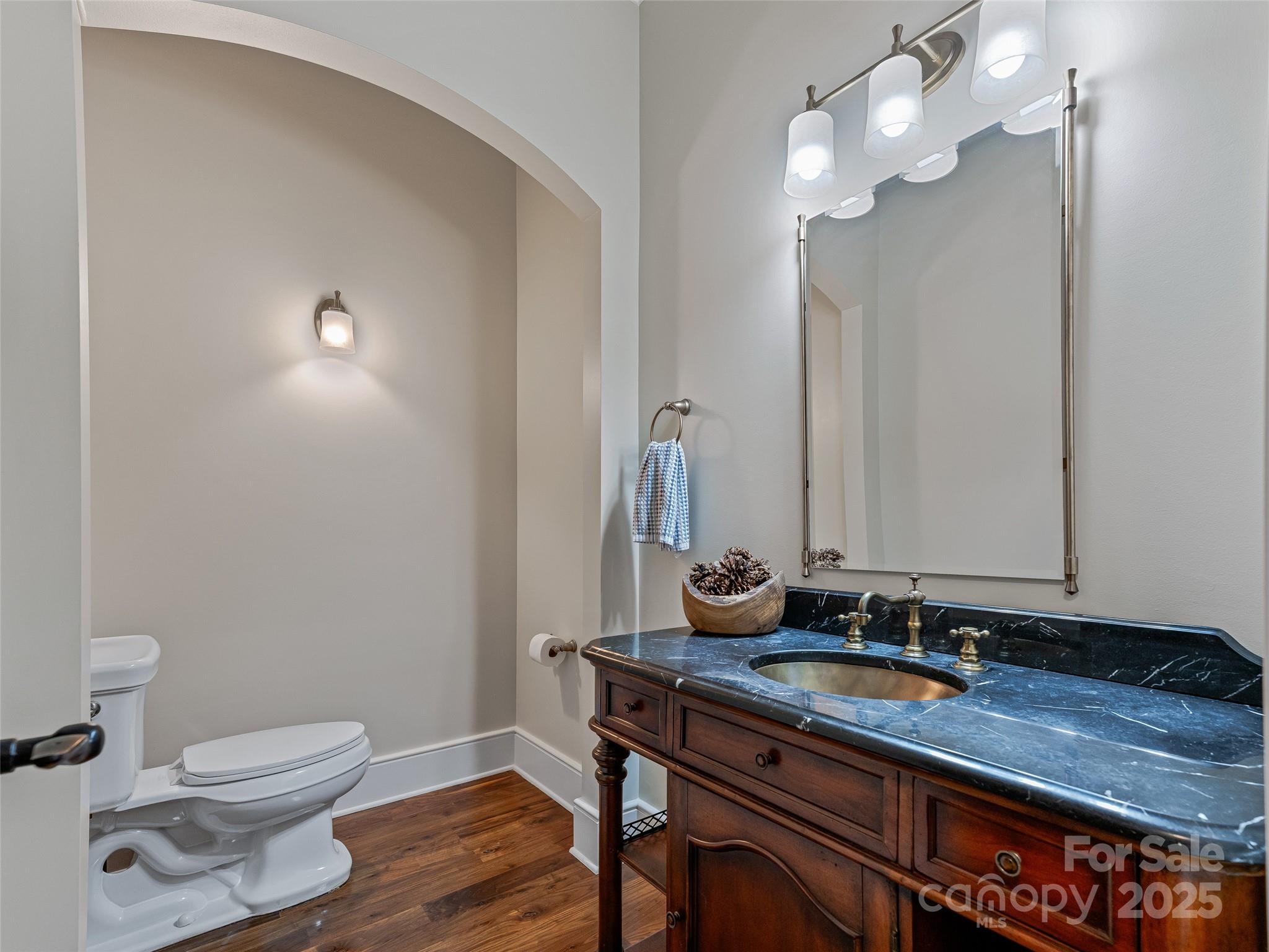 The Settings Of Black Mountain - Residential