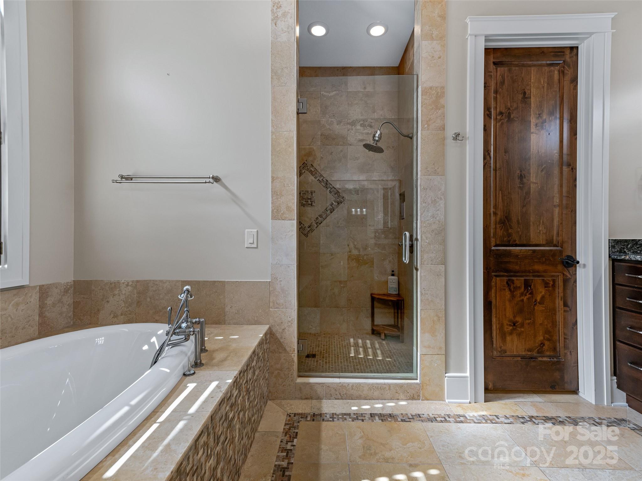 The Settings Of Black Mountain - Residential