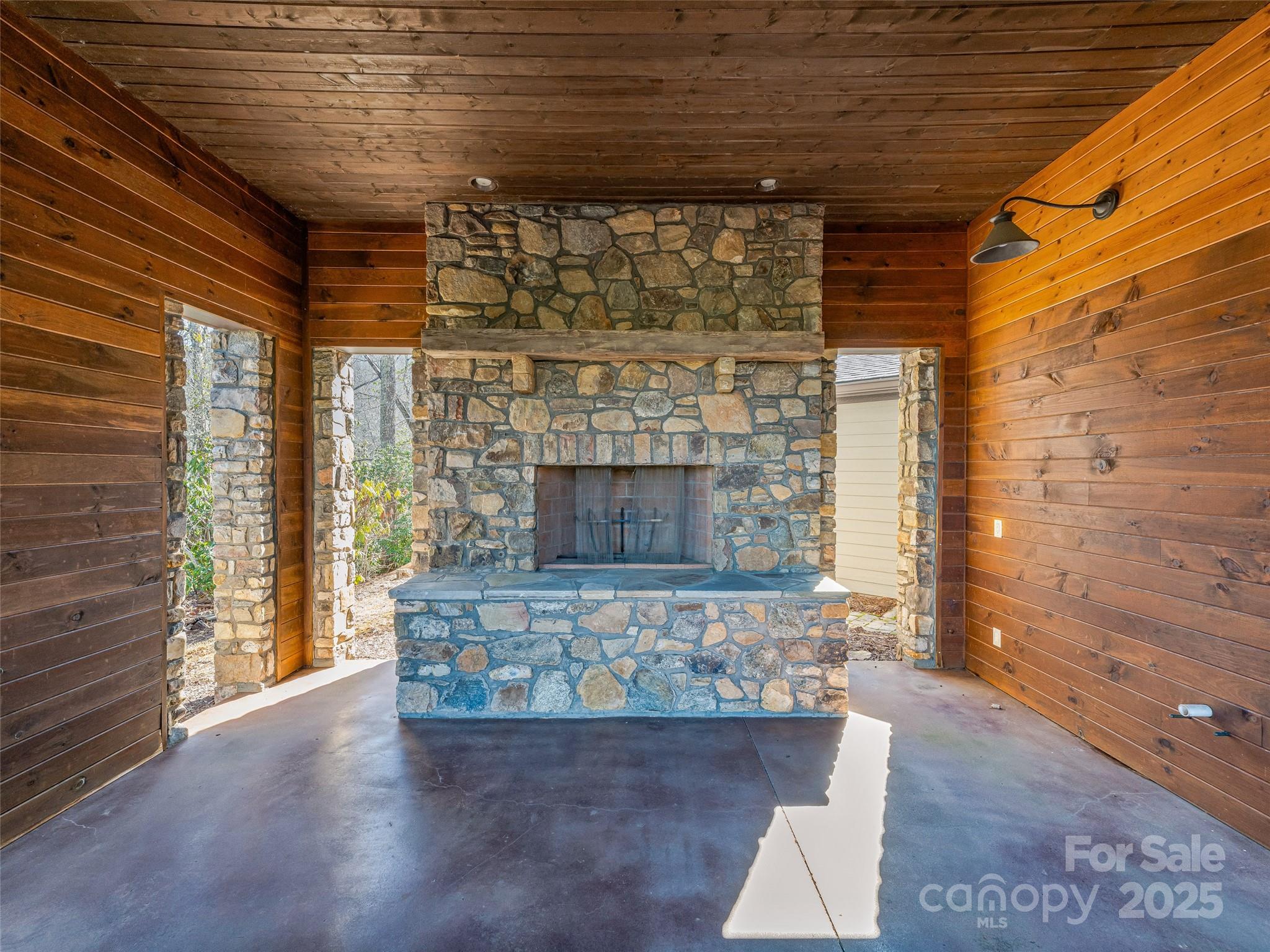 The Settings Of Black Mountain - Residential