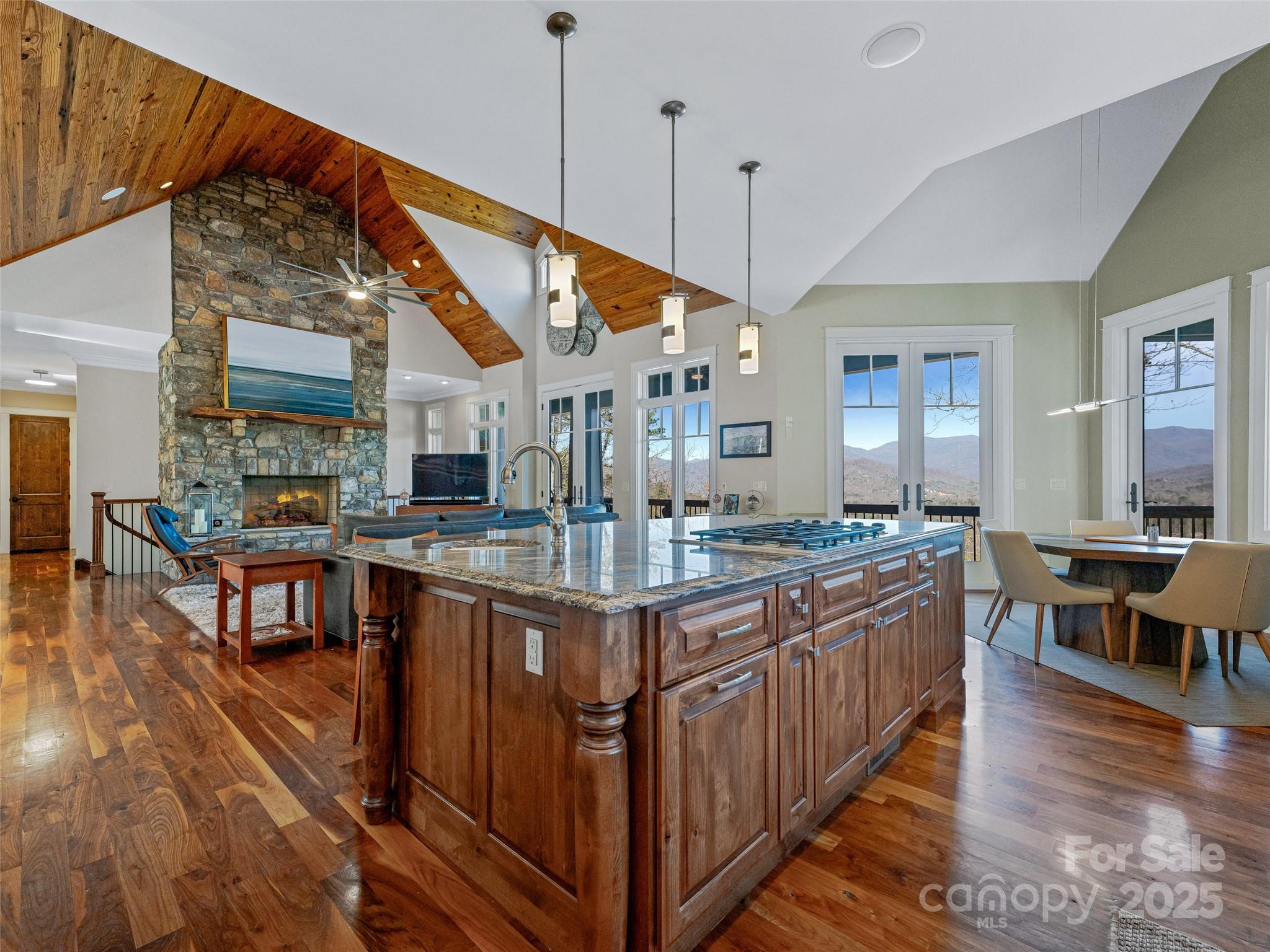 The Settings Of Black Mountain - Residential