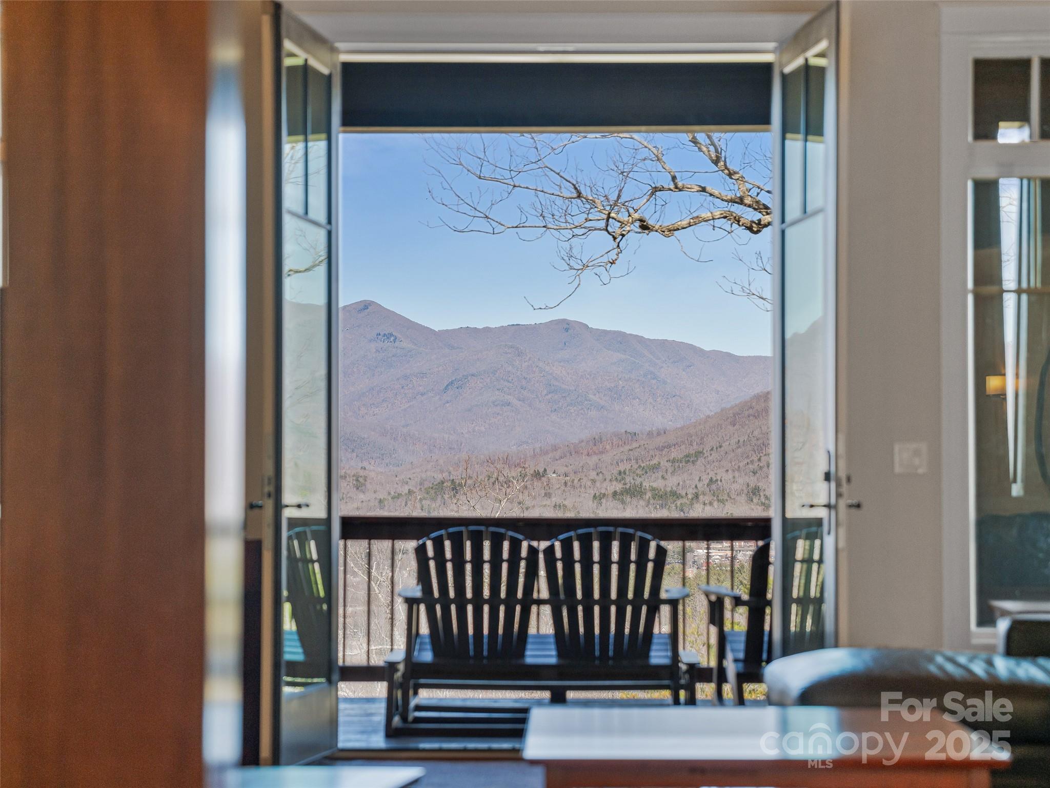 The Settings Of Black Mountain - Residential