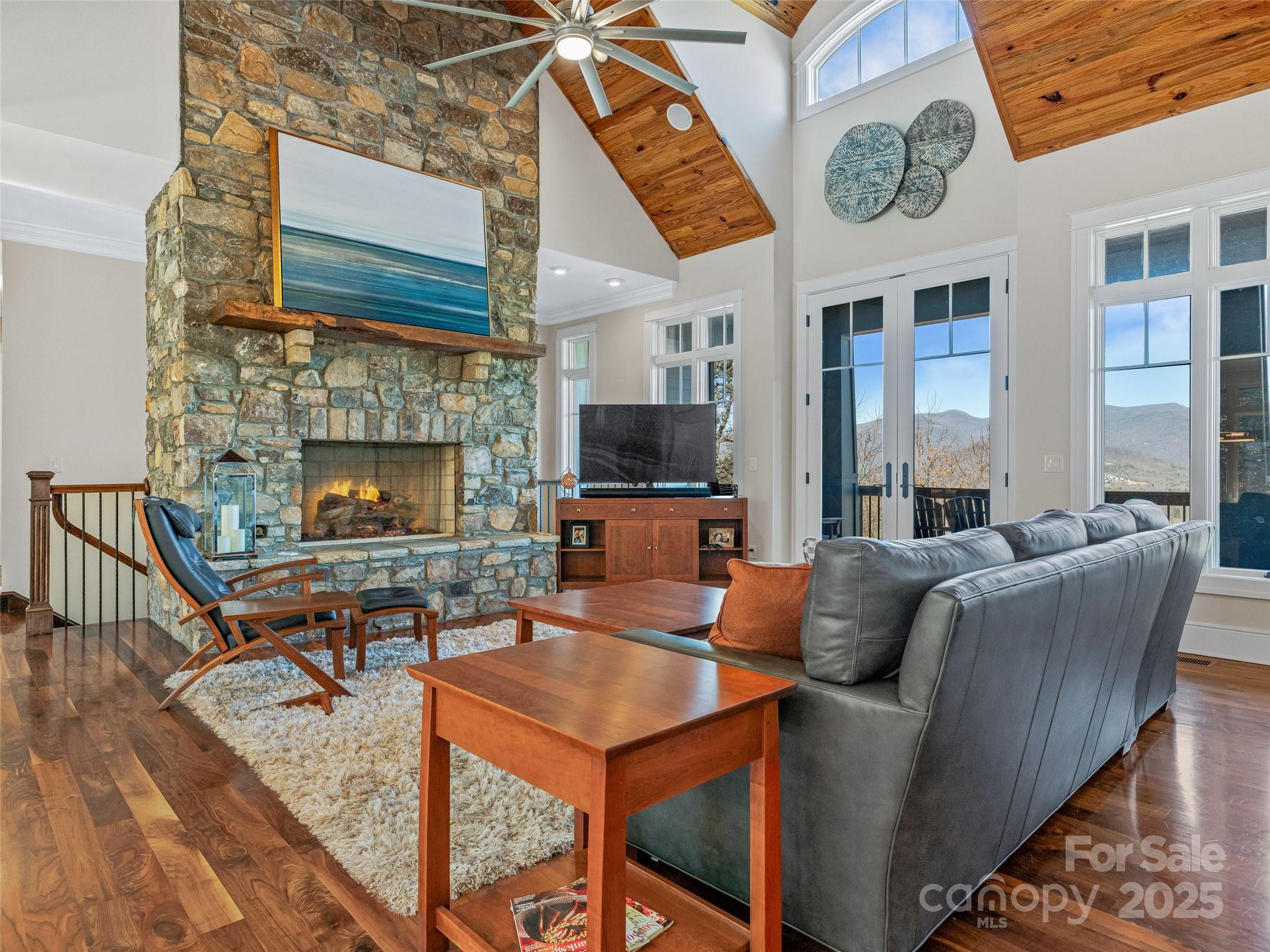 The Settings Of Black Mountain - Residential