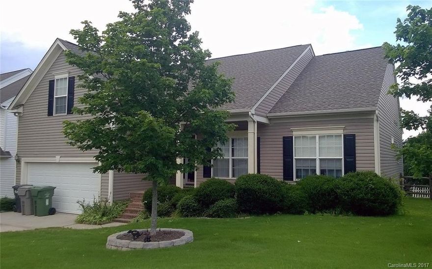 Excellent opportunity for sought after ranch plan in Indian Land. Convenient to Ballantyne! Open floor plan w/ popular dark tile in the main living areas, brand new stainless steel appliances in the kitchen. Newer roof, Trane HVAC installed 2016 & low maintenance exterior. Sealed, dehumidified crawlspace. Wired for network. Flat corner lot w/ fenced backyard. Great Clairemont amenities include a pool & playground. This home needs some cosmetic interior paint & trim updates. Don't miss this one!