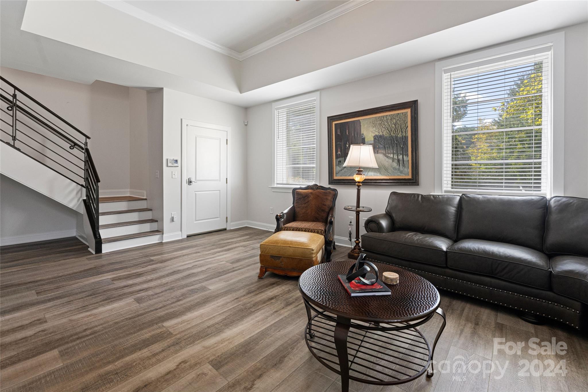 6 Village Lane B100