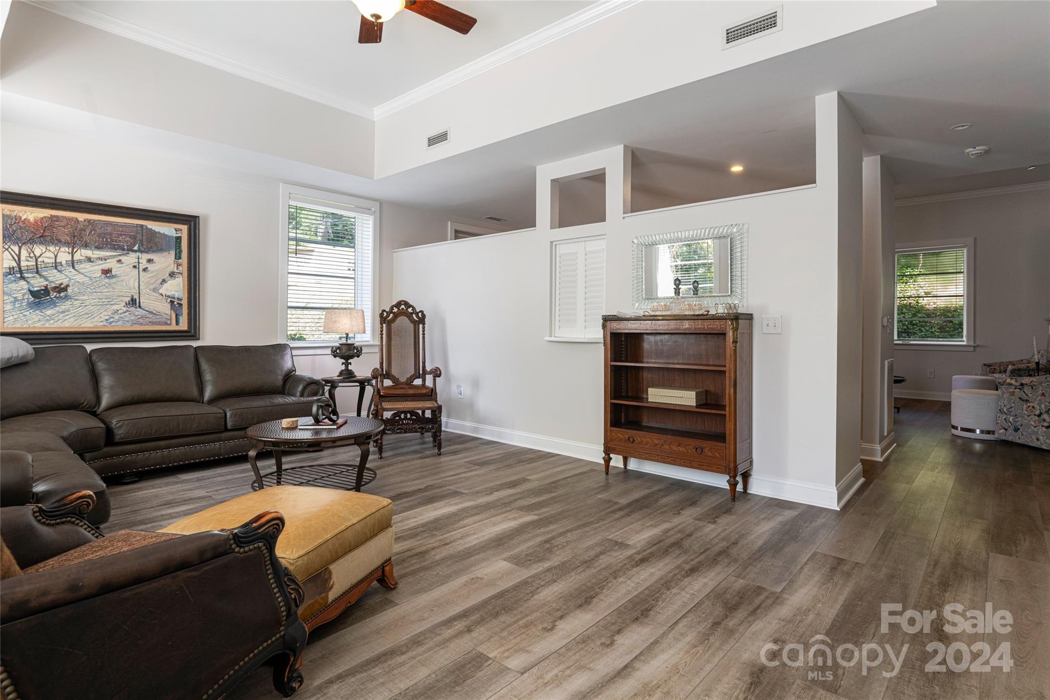 6 Village Lane B100