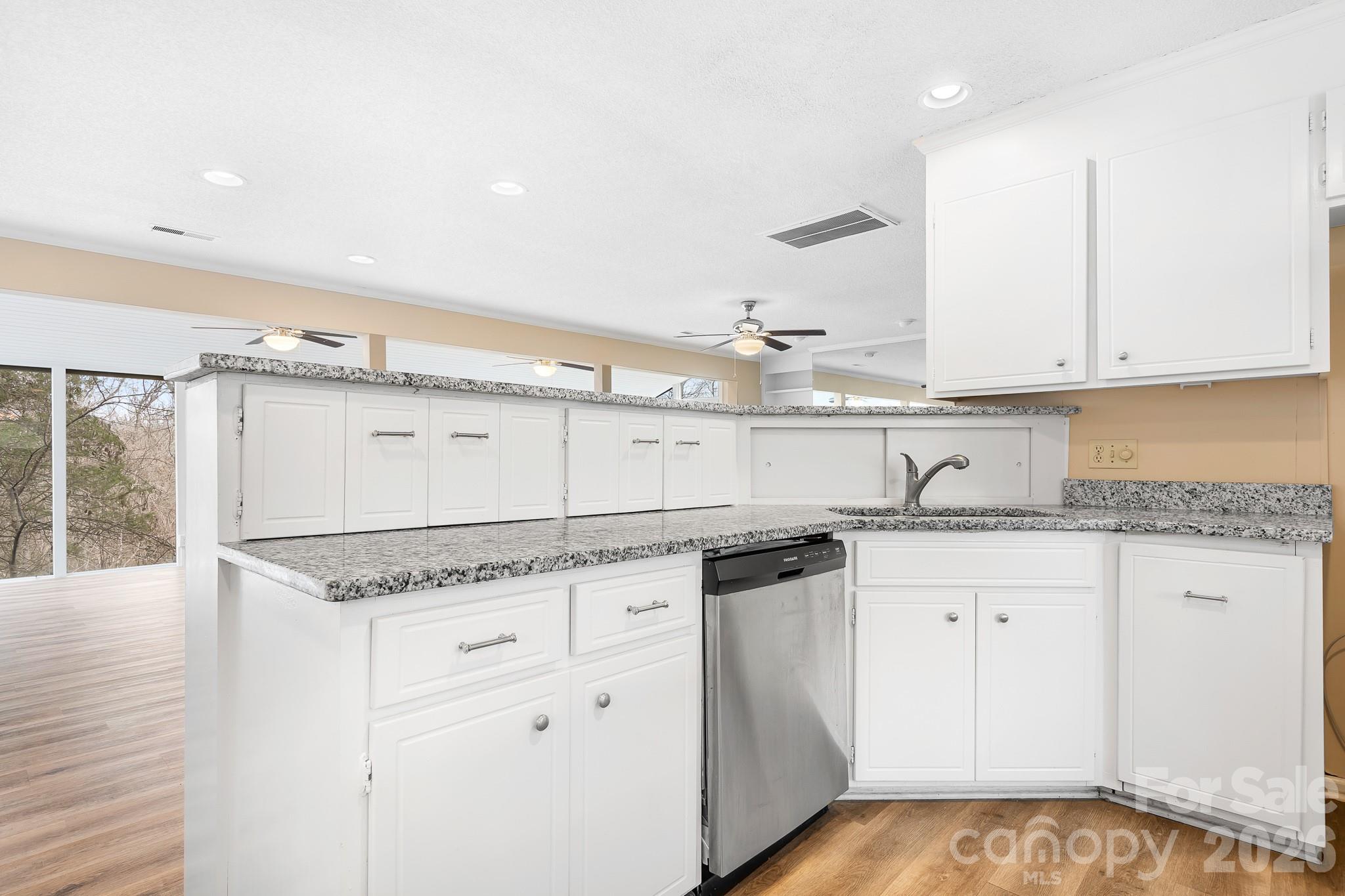 1126 Hanford Place NW