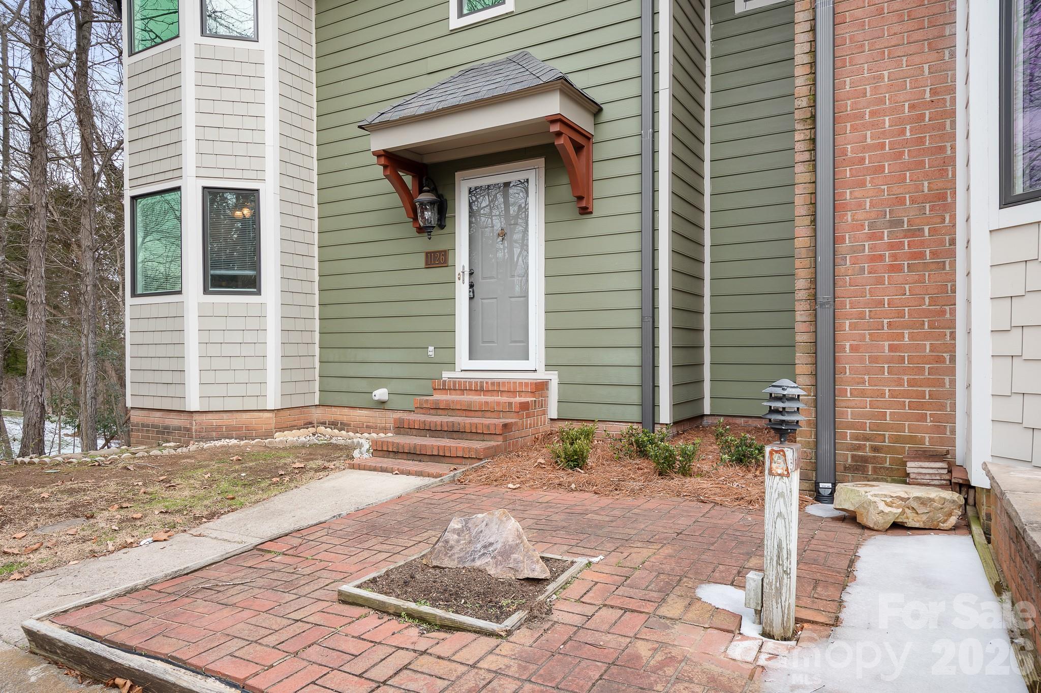 1126 Hanford Place NW