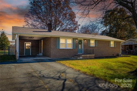 1046 22nd Street NE Hickory NC 28601