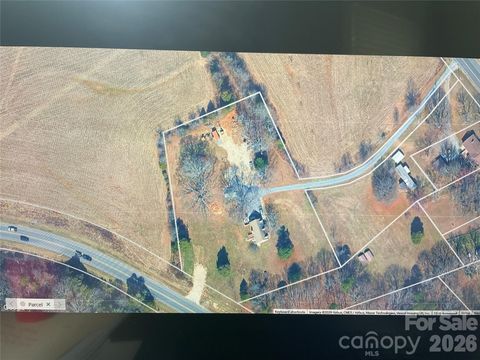 Photo of 2166 Statesville Highway, Mooresville, NC 28115 (MLS # 4367654)