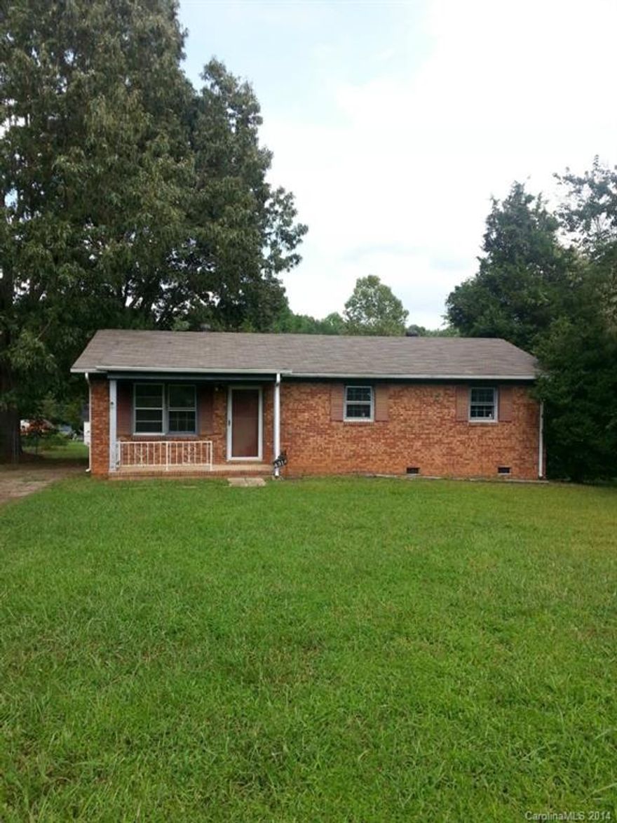 BANK OWNED PROPERTY! Cute all brick ranch on large lot. Has great potential for 1st home or rental property. It has a large eat-in kitchen, laundry room off of kitchen, fenced rear yard. Needs some TLC and some repairs. Home to be sold "As-Is". Seller will do no repairs.