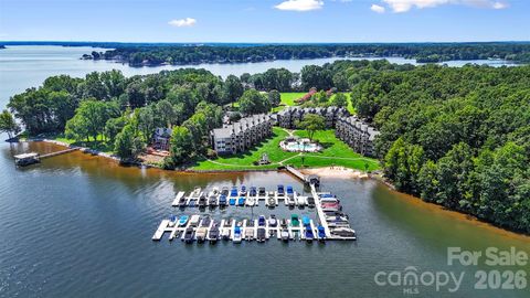 Photo of 2121 Regatta Lane, Denver, NC 28037 (MLS # 4384844)
