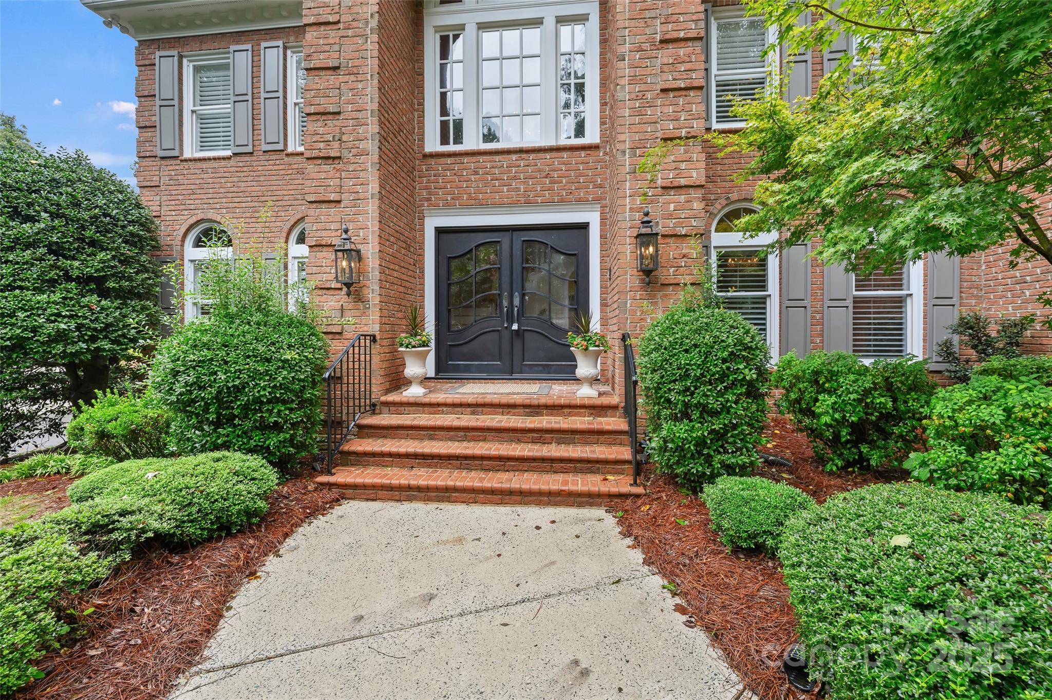 7312 Willesden Lane