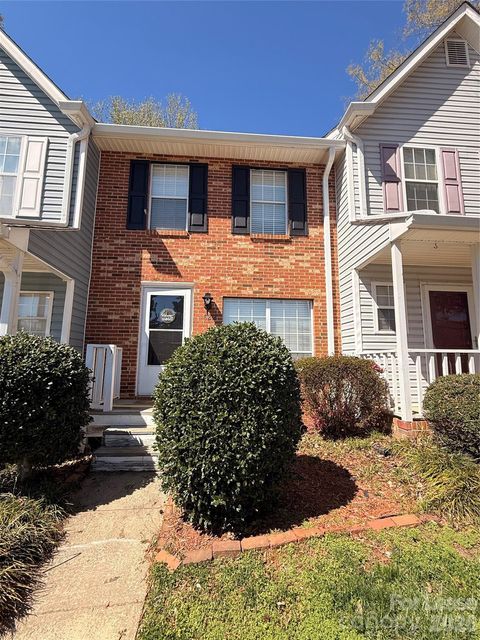 Photo of 8212 Circle Tree Lane, Charlotte, NC 28277 (MLS # 4362828)