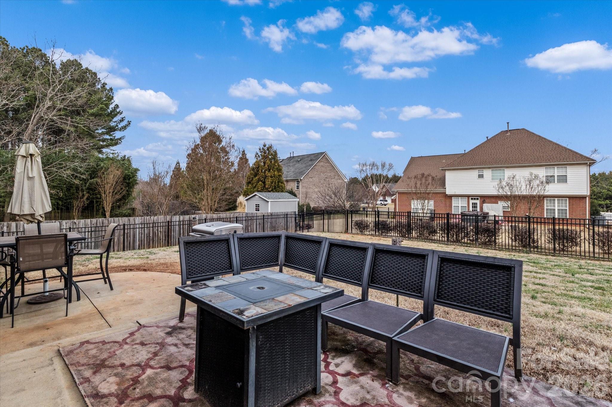 Barium Seasons Village - Residential