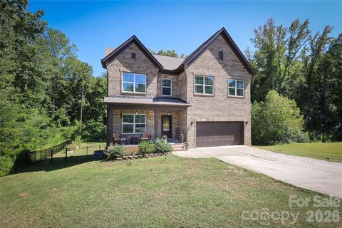 Photo of 10105 Greenwood Court, Charlotte, NC 28215 (MLS # 4385864)