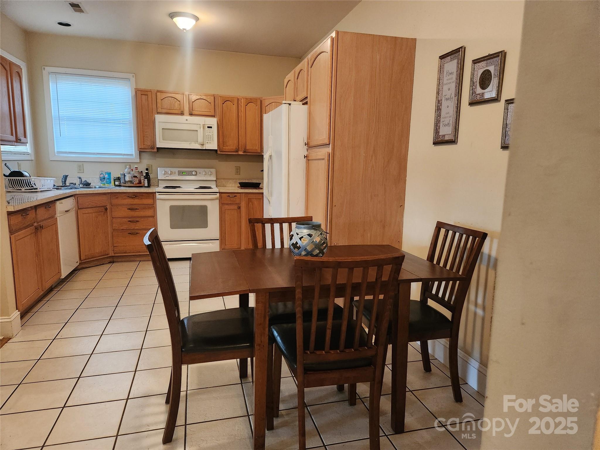 979 W Chapel Road