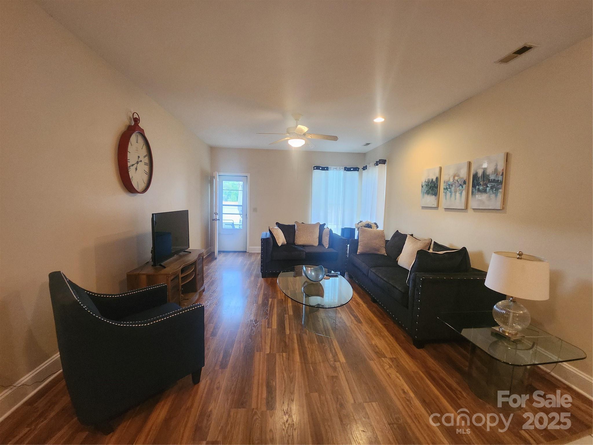979 W Chapel Road