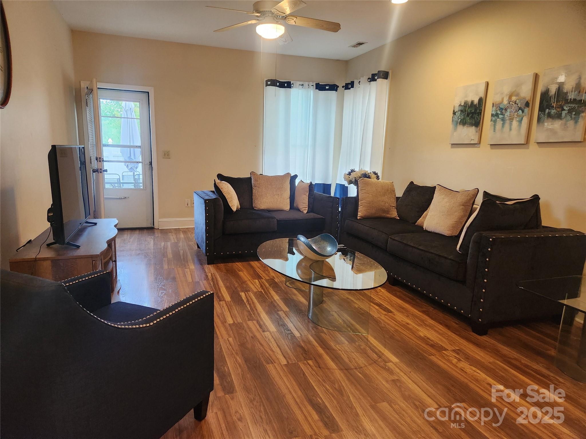 979 W Chapel Road