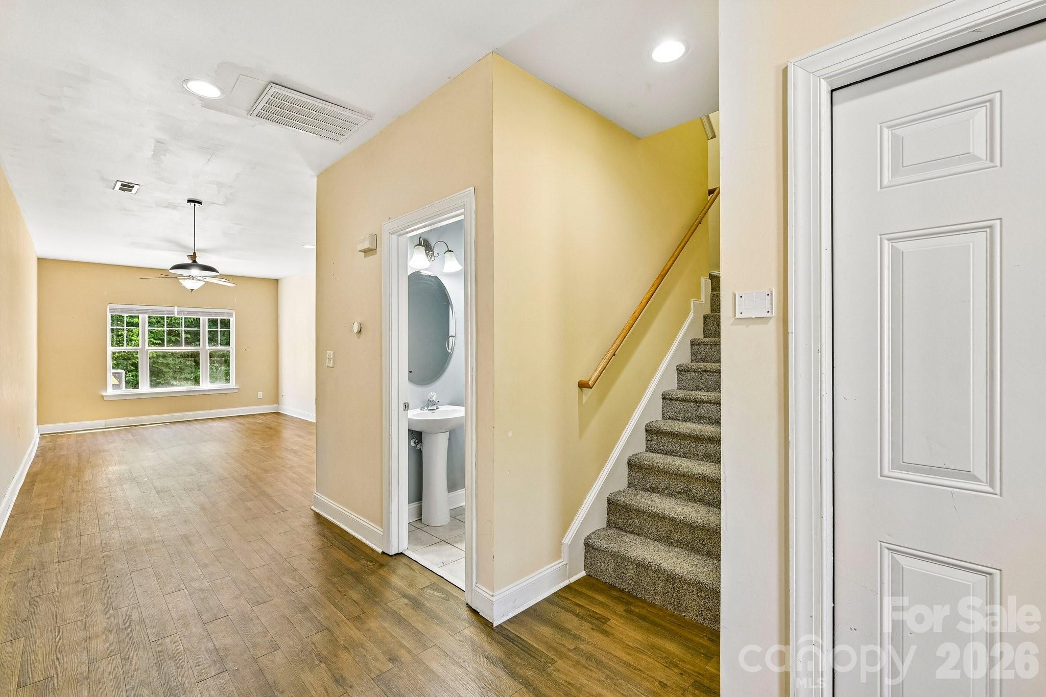 109 Sherman Oaks Lane