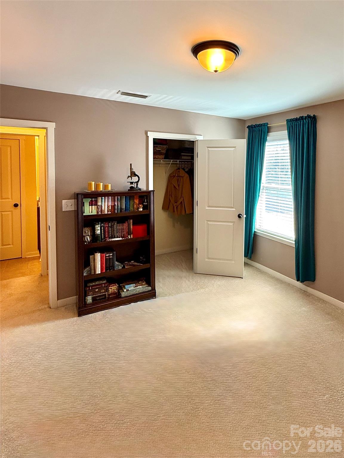 Newport Lakes - Residential