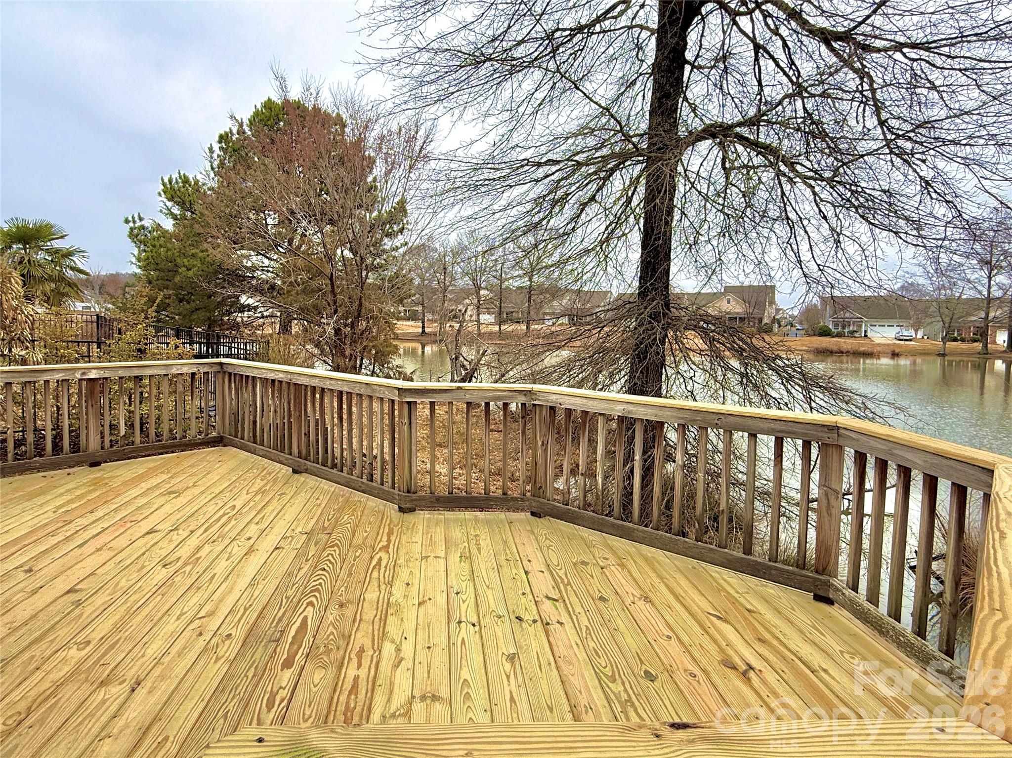 Newport Lakes - Residential