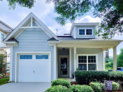 Photo of 5227 Crystal Lakes Drive, Rock Hill, SC 29732 (MLS # 4338532)