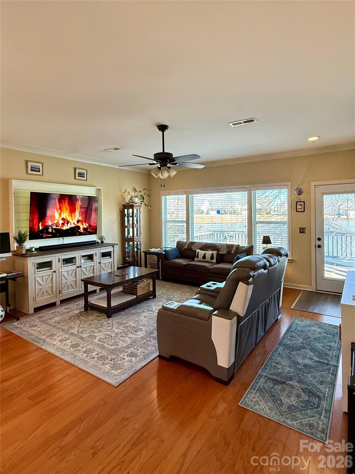 Newport Lakes - Residential