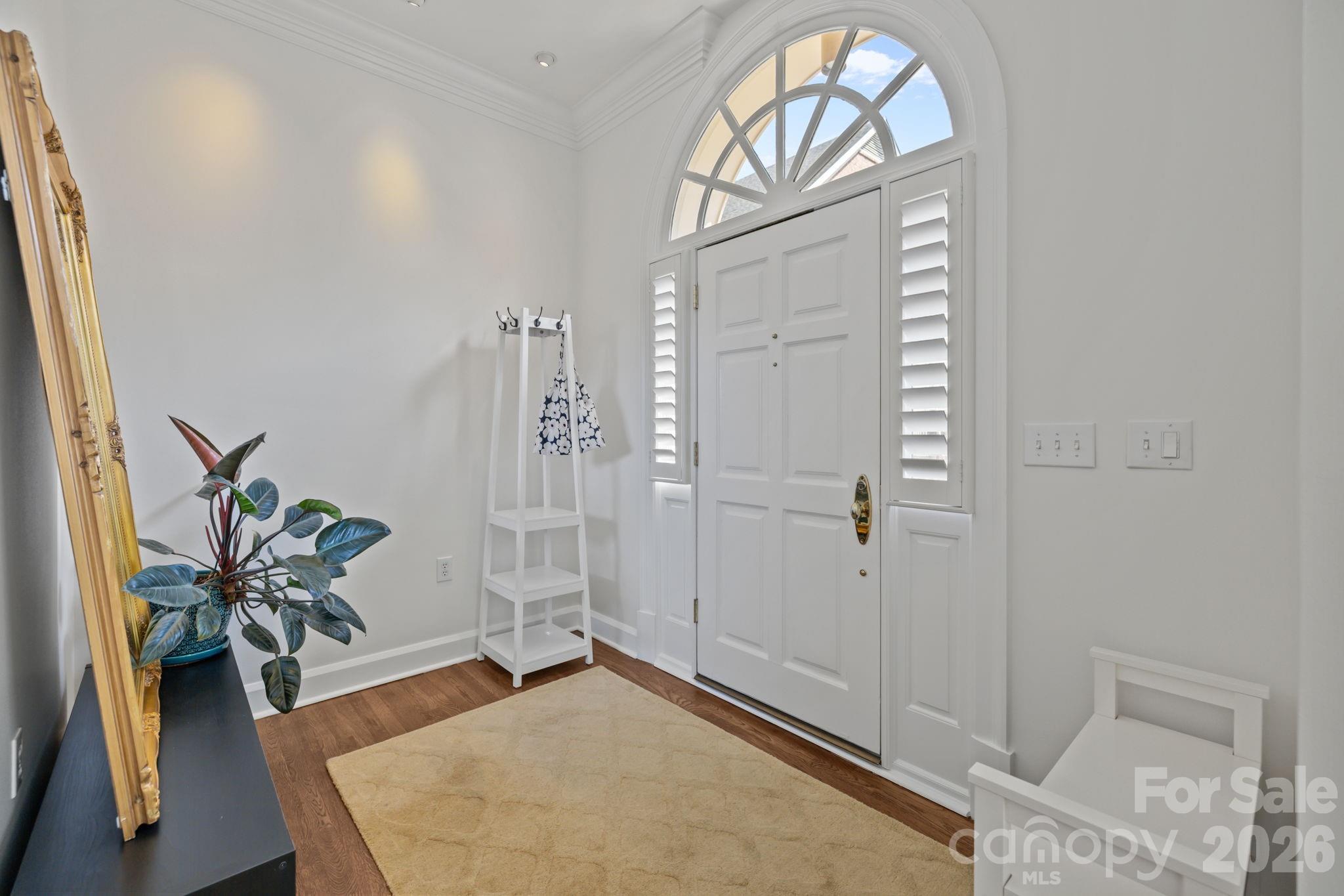 1208 Dilworth Crescent Row