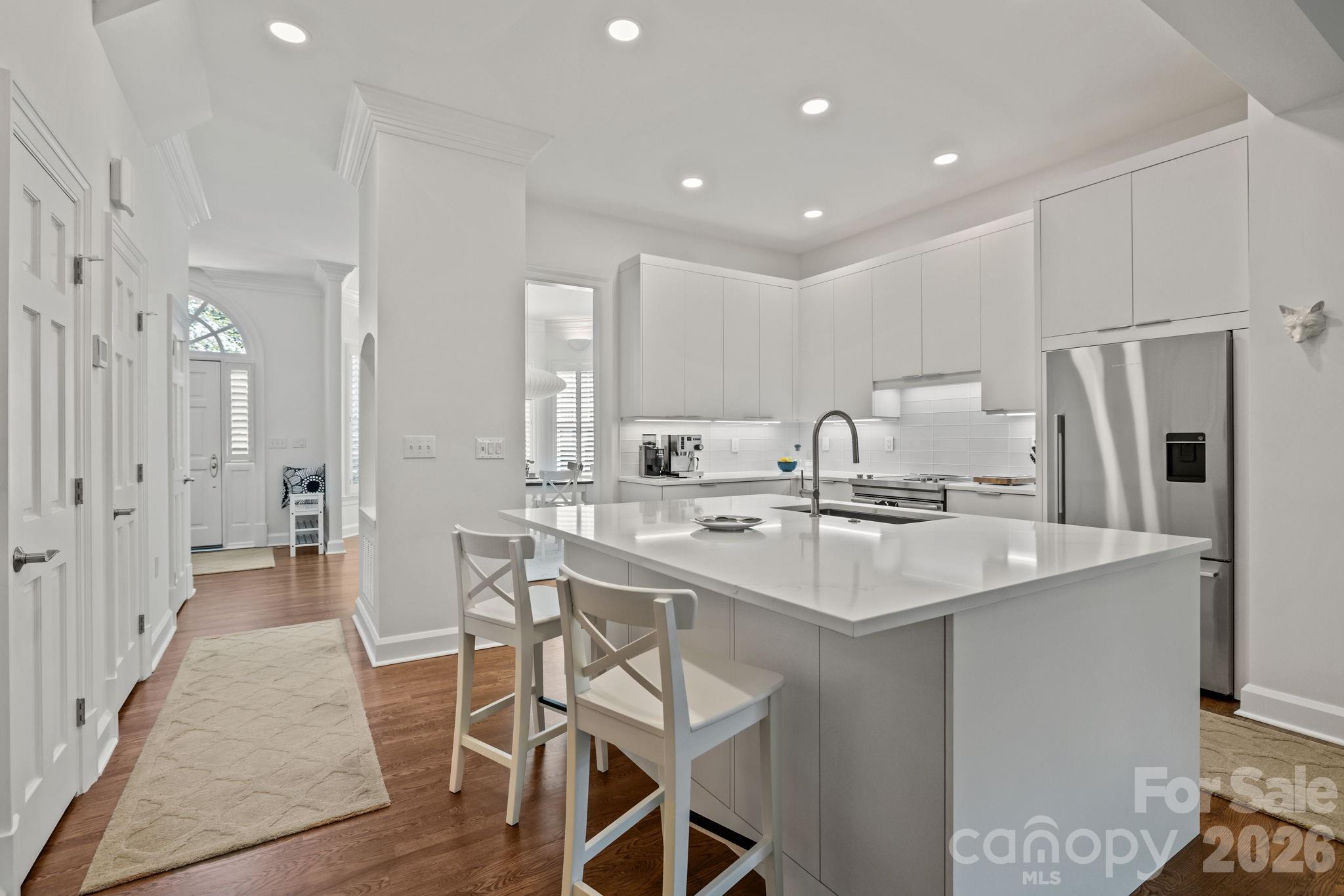 1208 Dilworth Crescent Row